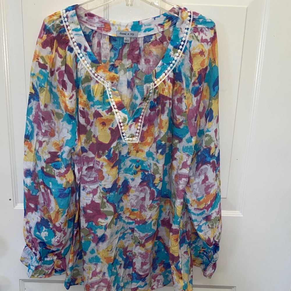 Floral Multicolor Blouse with Trimmed Neckline